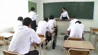 asia deshabillee de f en public et v. en groupe