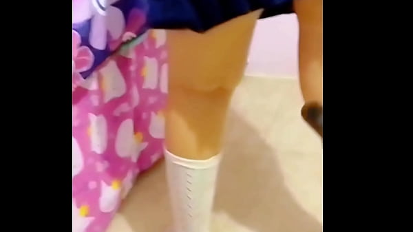 ¡Con mi profesor me dijo que me daría $500 por “limpiar su Apartamento Después de la Escuela” pero tenía otros planes! -Profe sucio se Aprovecha de la Inocencia de Chavita de Escuela Mexicana Hasta hacerla GEMIR